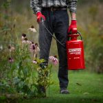 Chapin 31420 2 Gallon Tri-Poxy Steel Lawn & Garden Hand Pump Sprayer use