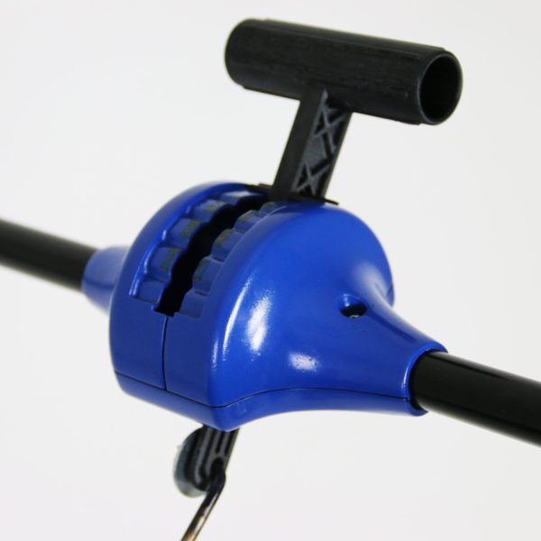 Chapin 8003A 65 Pound Residential Ice Melt Spreader gate control
