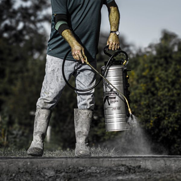 Chapin 19069 Xtreme™ Industrial Concrete Stainless Steel Sprayer use