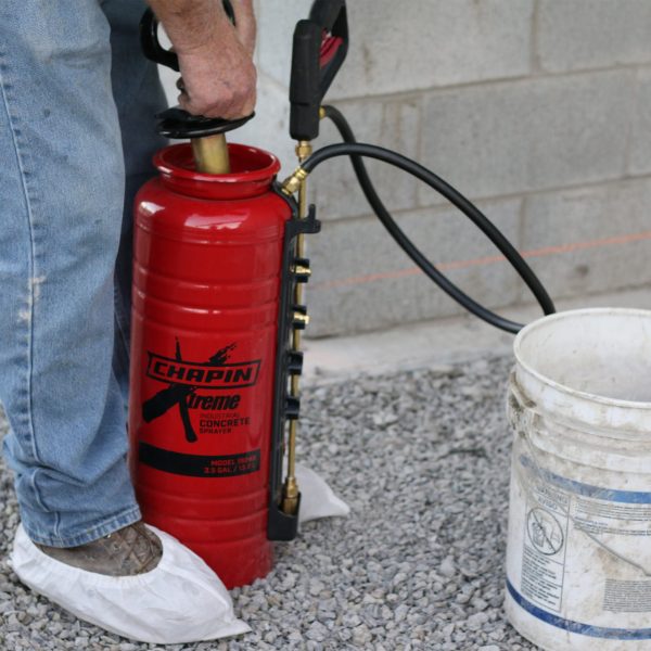 Chapin 19249 Xtreme™ Industrial Concrete Open Head Pump Sprayer use