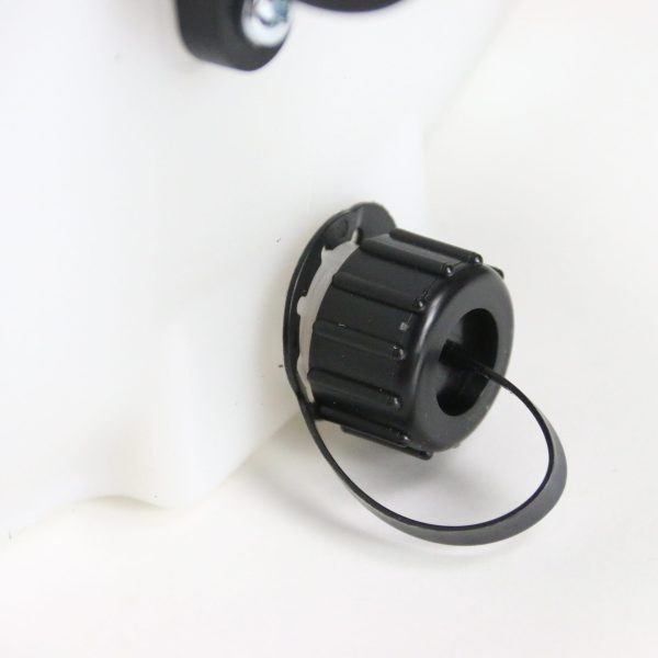 Chapin 97024 8 gallon battery powered ATV sprayer drain cap