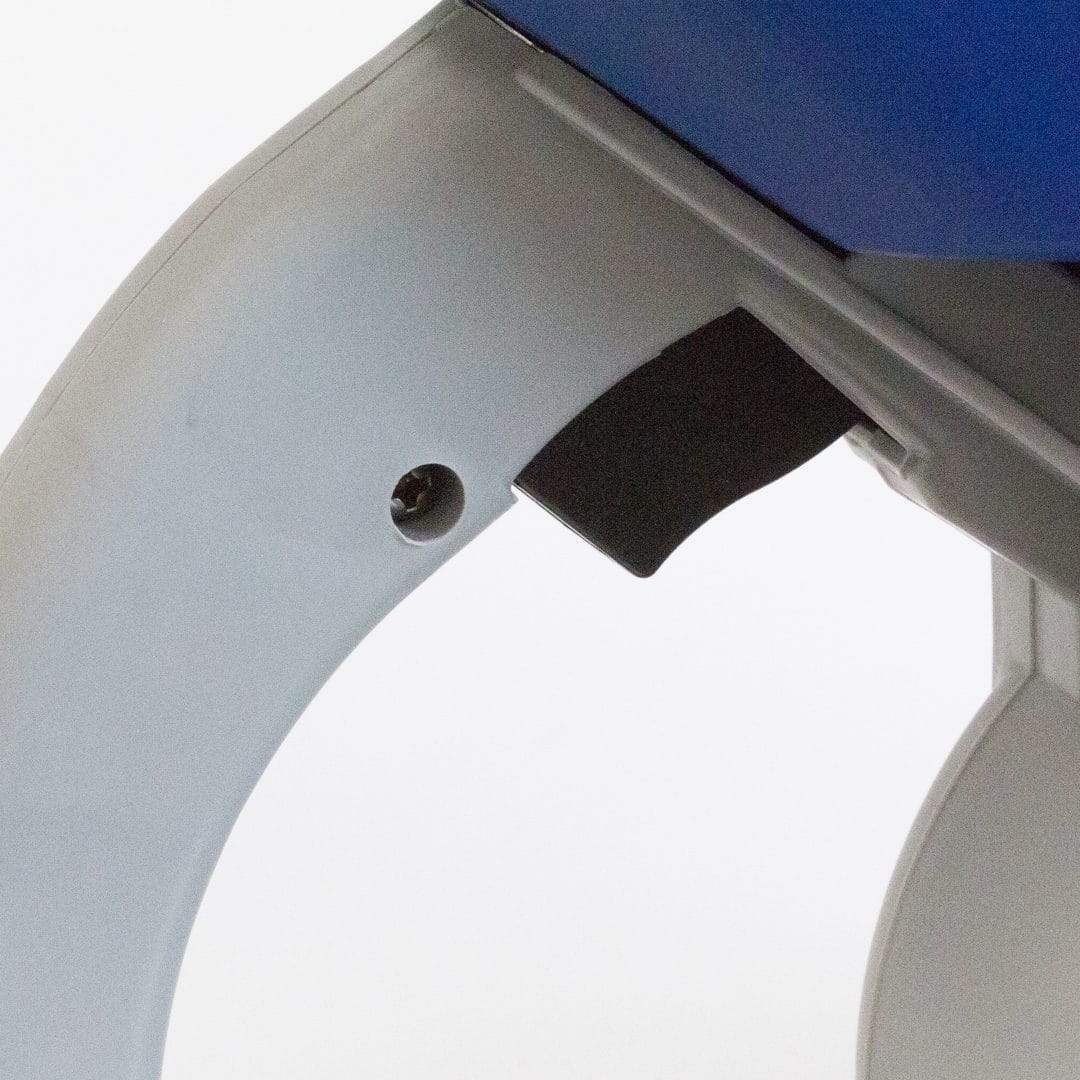 8705a_detail-trigger Chapin 8705A 3 Liter hand crank ice melt & salt spreader thumb controlled trigger gate